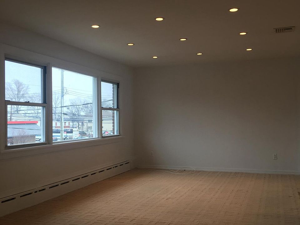 Living Room Dining area 