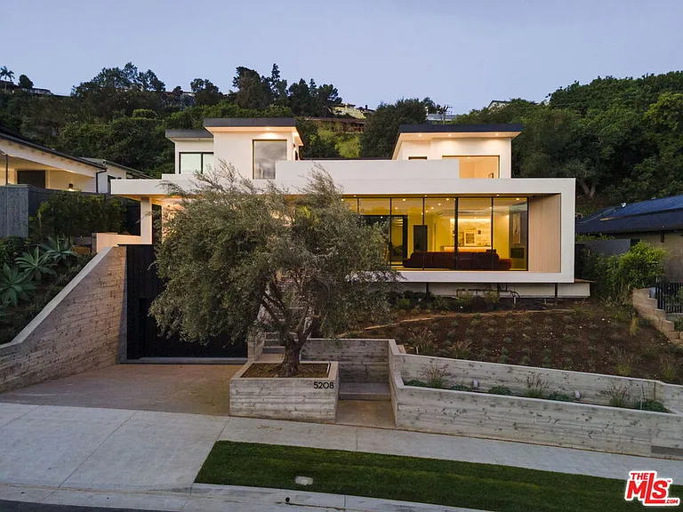 5208 Sanchez Dr — Photo 1