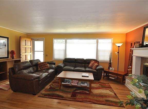 5th image of 1820 Hoxie Ave