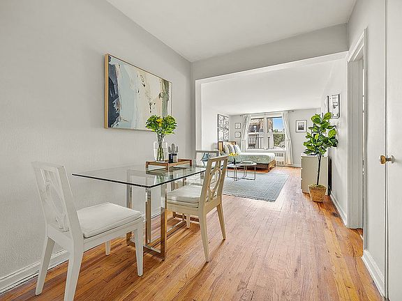 3rd image of 220 Berkeley Pl APT 5J