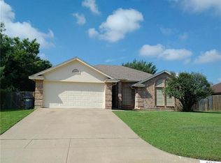 403 Honeysuckle Dr, Cleburne, TX 76033