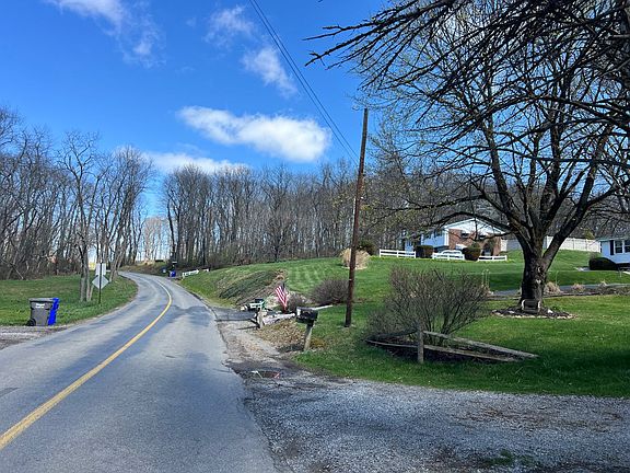 4th image of 242 Victory Rd