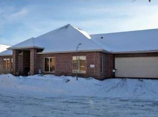 191 W Canyon Dr, Hudson, WI 54016