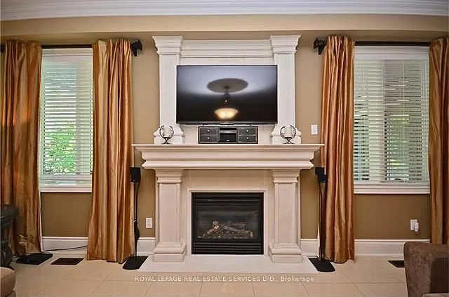 2271 Lyndhurst Dr — Photo 6