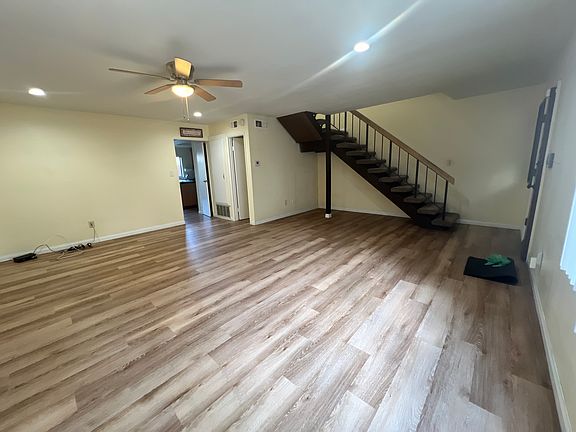 2nd image of 10041 Karmont Ave #10041