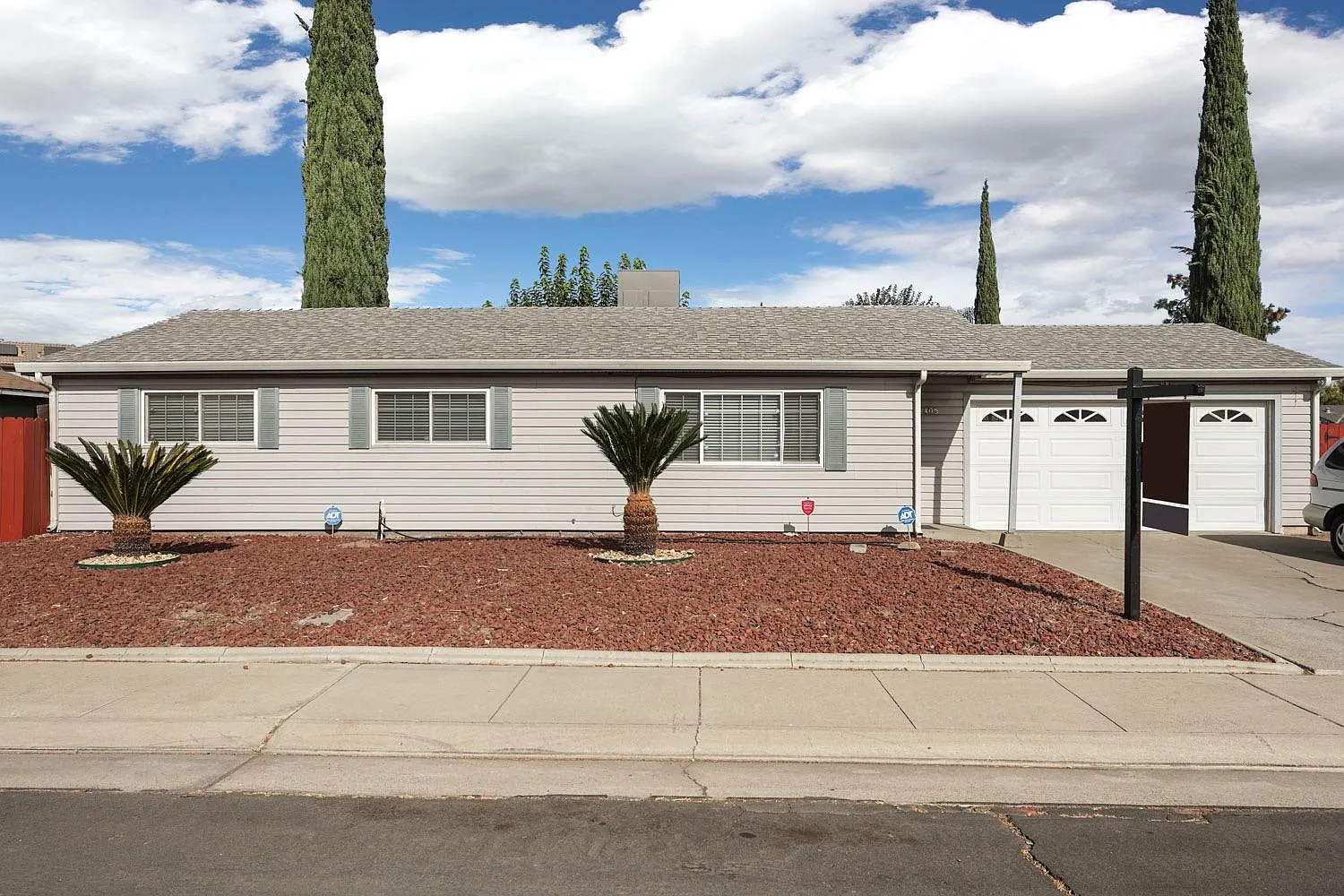 405 Orlando Ln photo 1