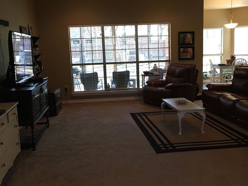 1st image of 1022 Shady Oaks Dr N