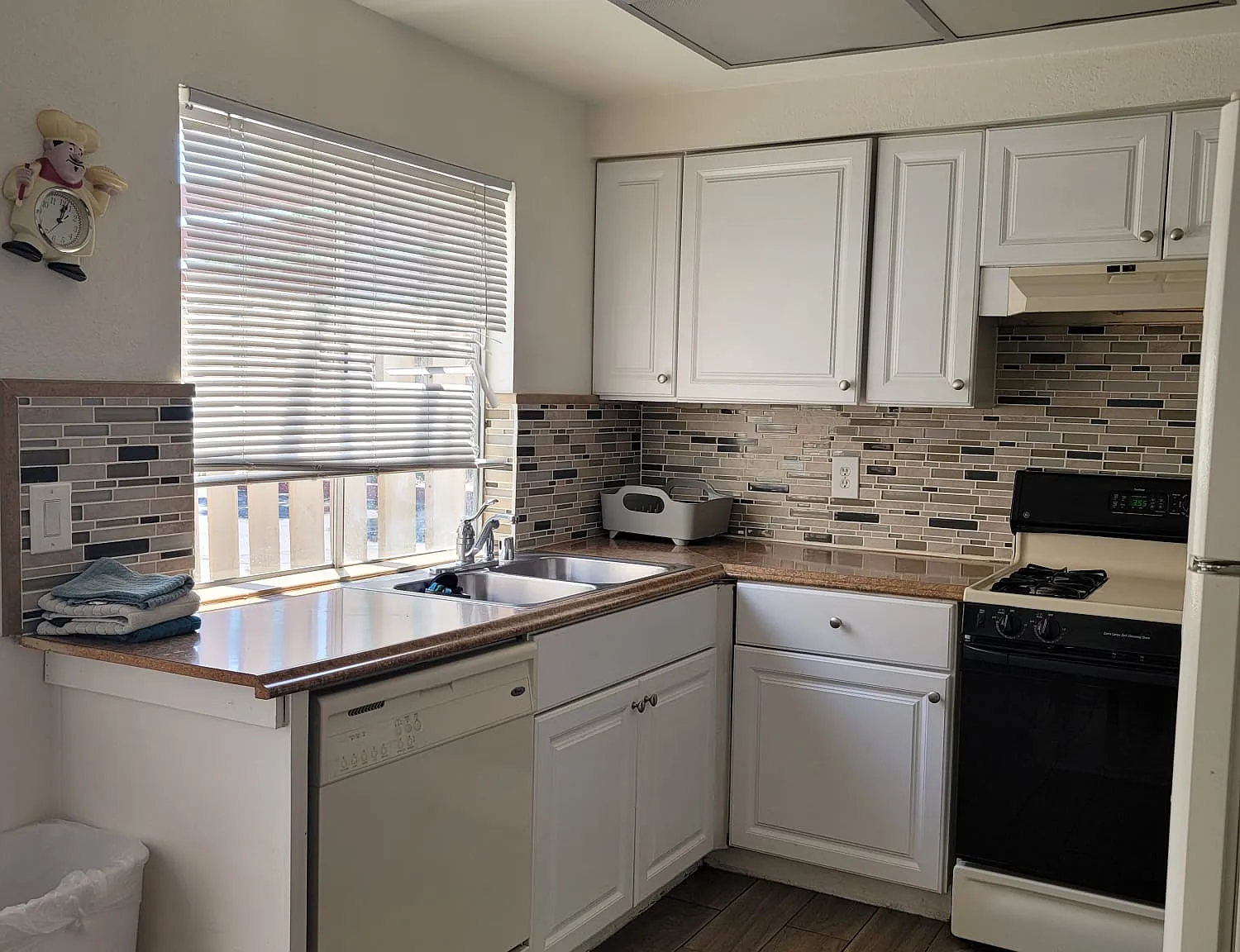 2 bed, 1.5 bath, 986 sqft, $1,785 — Photo 1