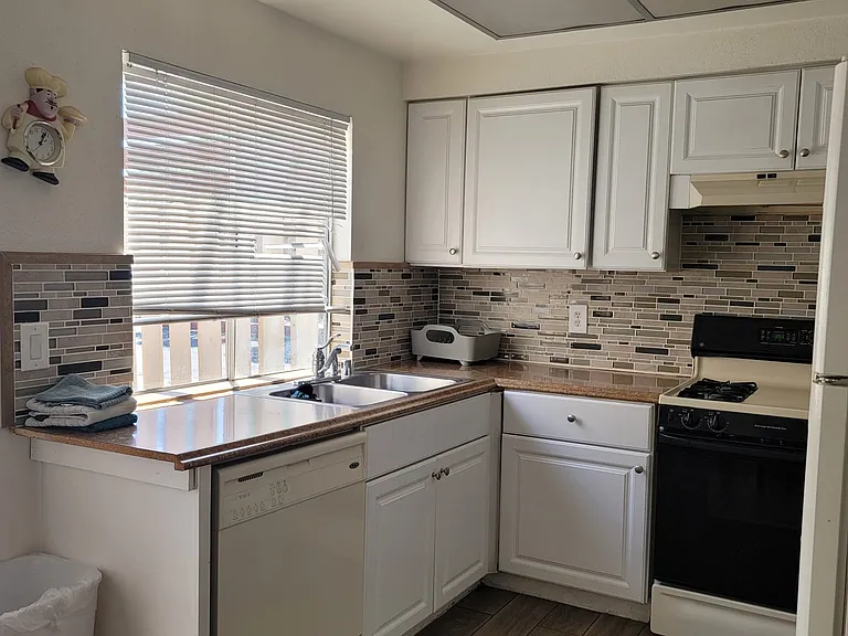 4770 S Topaz St — Photo 1