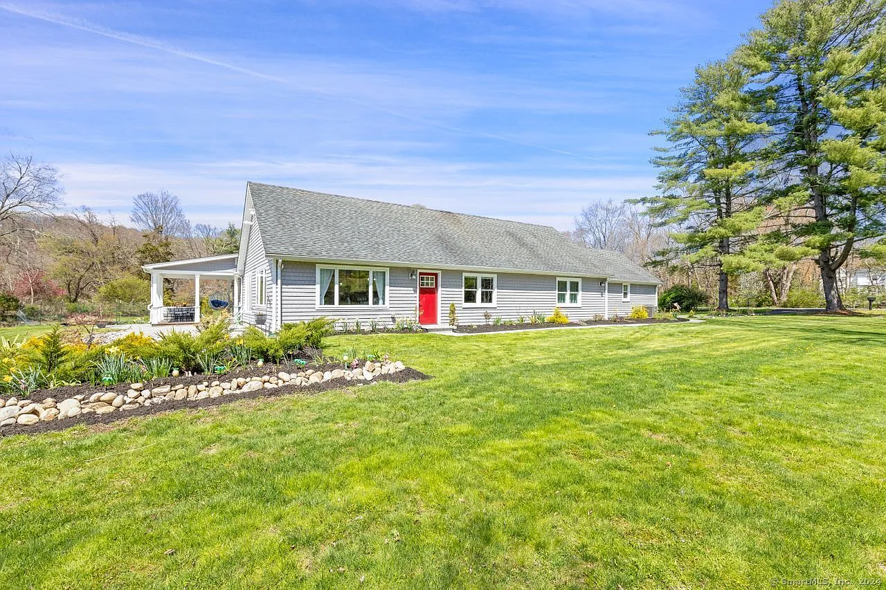 21 Blueberry Hill Road photo 1