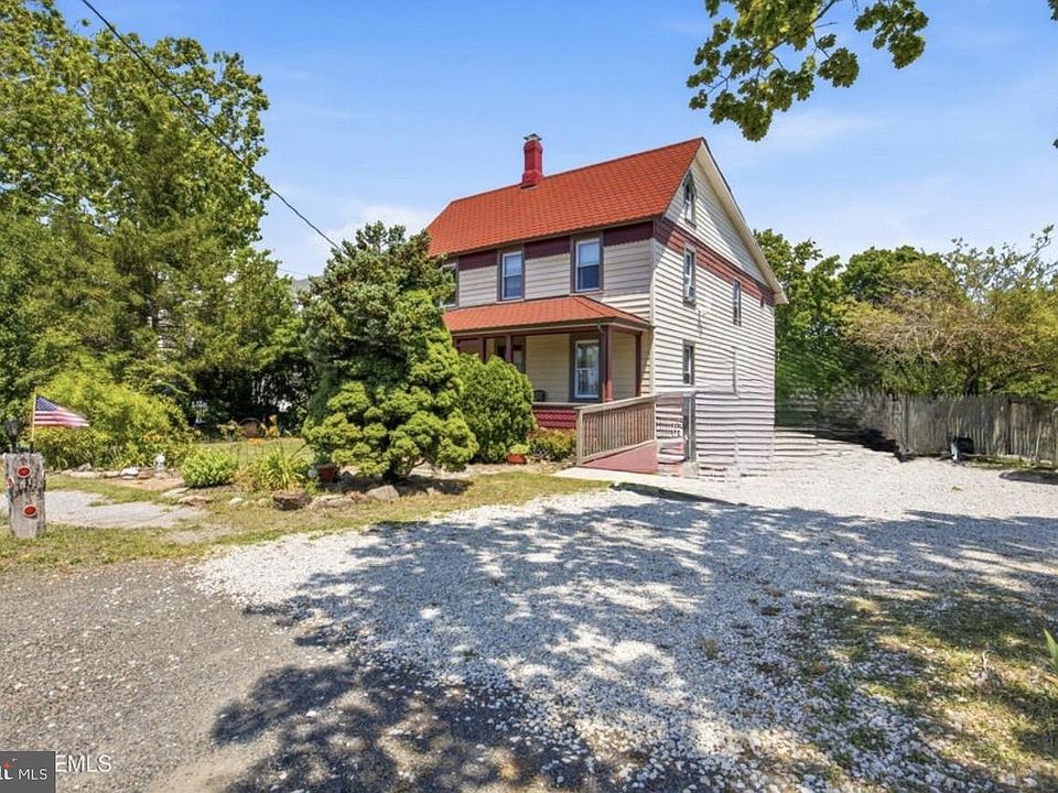 1st image of 674 E Bay Ave