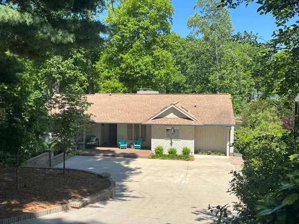 8010 Lakeview Dr, Denver, NC 28037