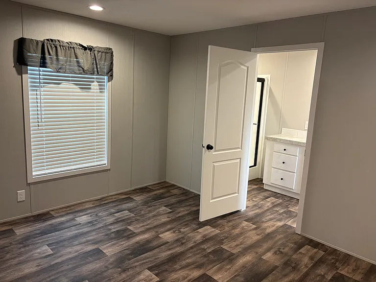 263 Edgewood Blvd — Photo 9