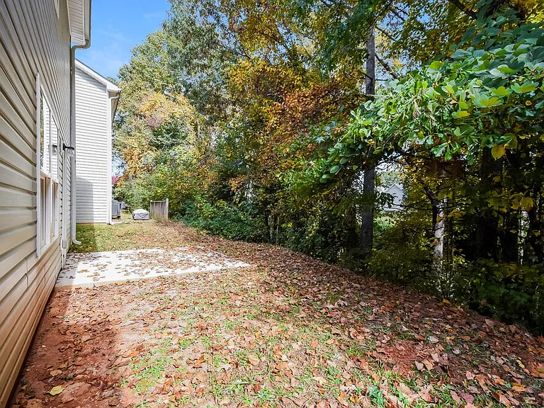 504 Hillcrest Cir — Photo 16