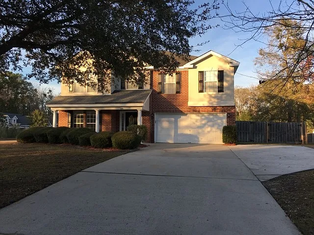 4 bed, 2.5 bath, 2601 sqft, $2,655 — Photo 1