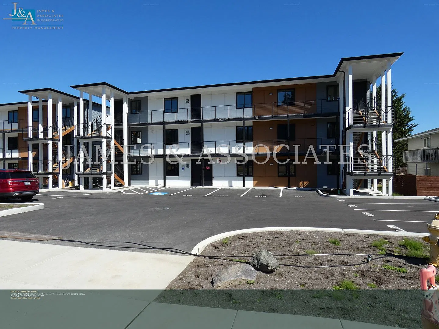 1827mel -Hines/Cortani — Photo 1