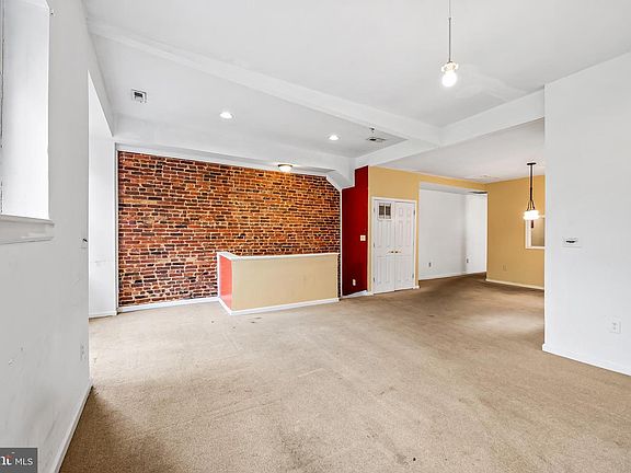 2nd image of 807 Whitelock St