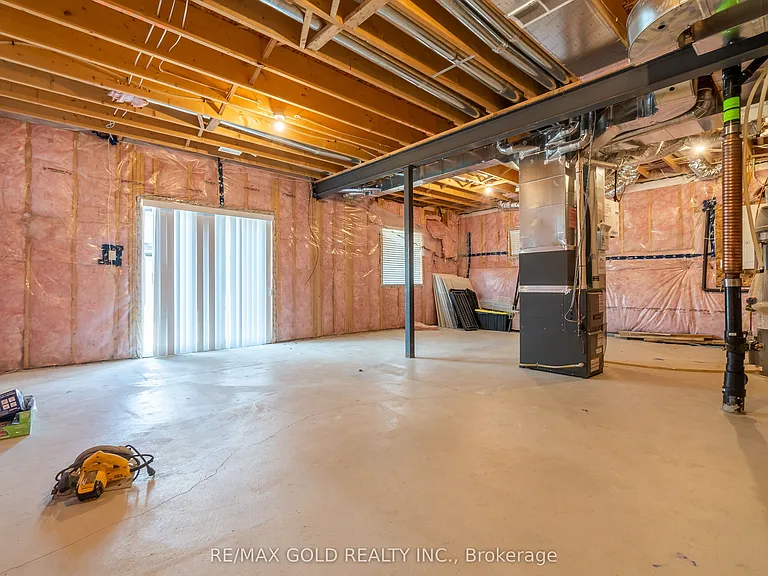2591 Sheffield Blvd — Photo 48