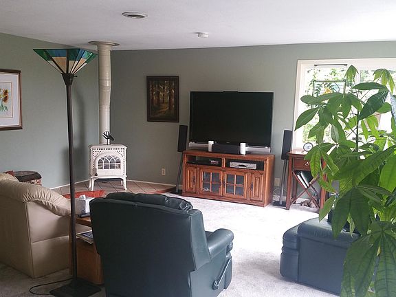 4th image of 2290 Burns Dr
