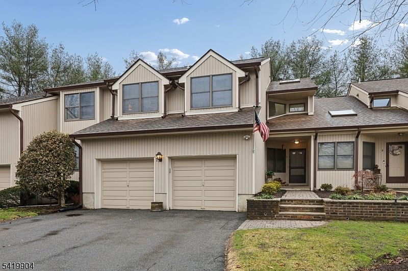 1st image of 7 Valen Ct
