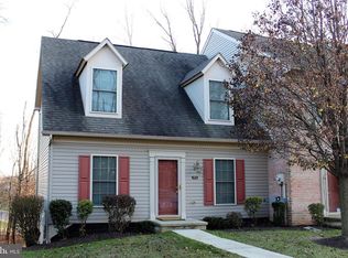 511 Pond View Ct, Harrisburg, PA 17110