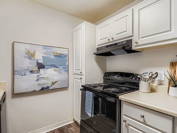 4th image of 12101 N Dale Mabry Hwy APT 907