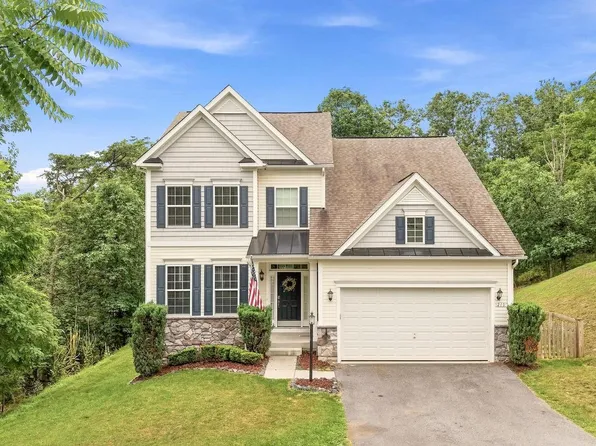 210 Woods Dr, Cross Junction, VA 22625