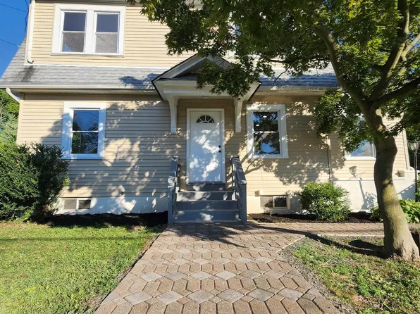 2808 Dixon Ave, Bristol, PA 19007