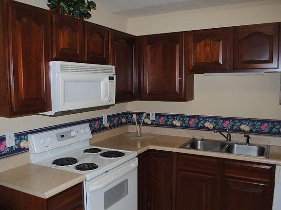 4th image of 5342 Meadow Walk Ln Unit V
