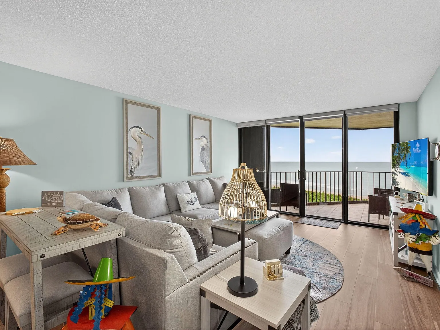 2 bed, 2.0 bath, 1209 sqft, $5,000 — Photo 1
