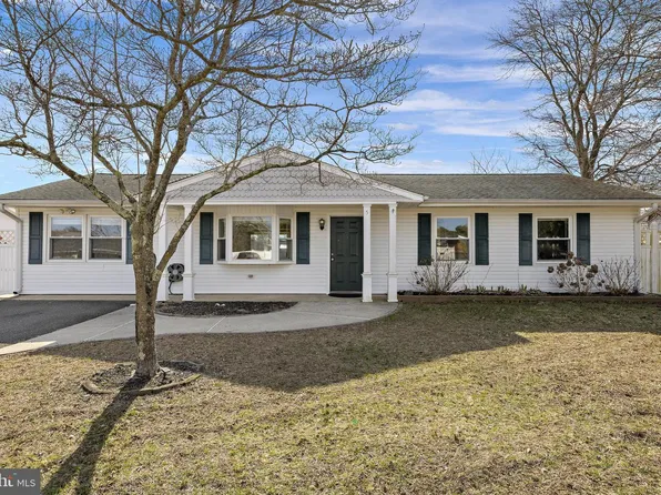 5 Fresno St, Barnegat, NJ 08005