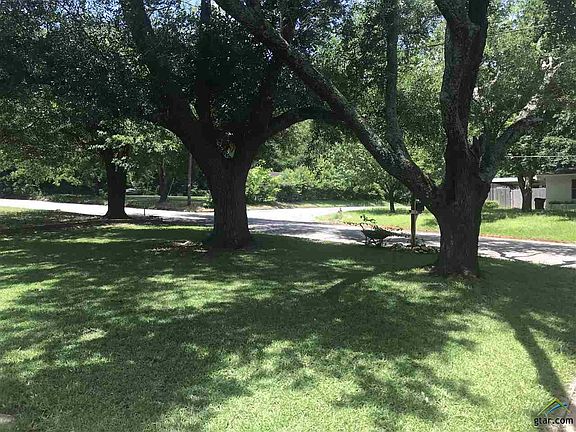 3rd image of 103 S Meadowbrook Dr