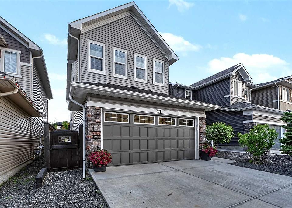 1st image of 371 N Evanspark Gdns NW