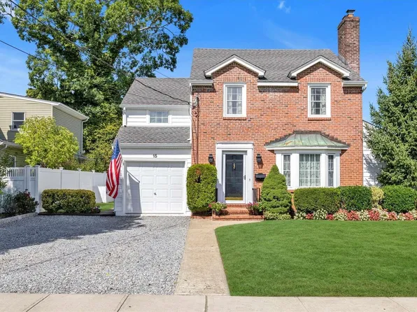 15 E Webster Street, Merrick, NY 11566