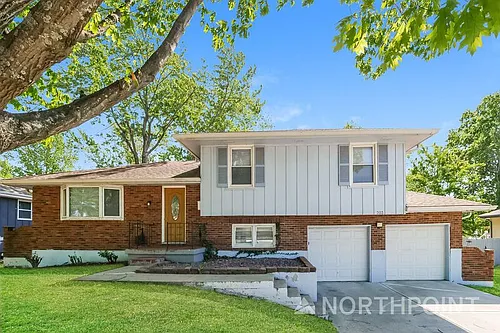703 NE Independence Ave Photo 1