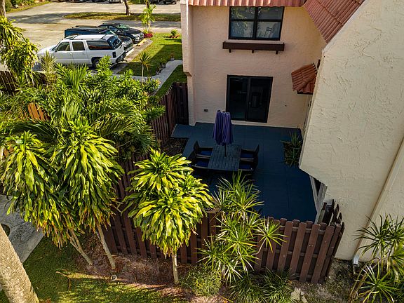 5th image of 6332 Seven Springs Boulevard #B