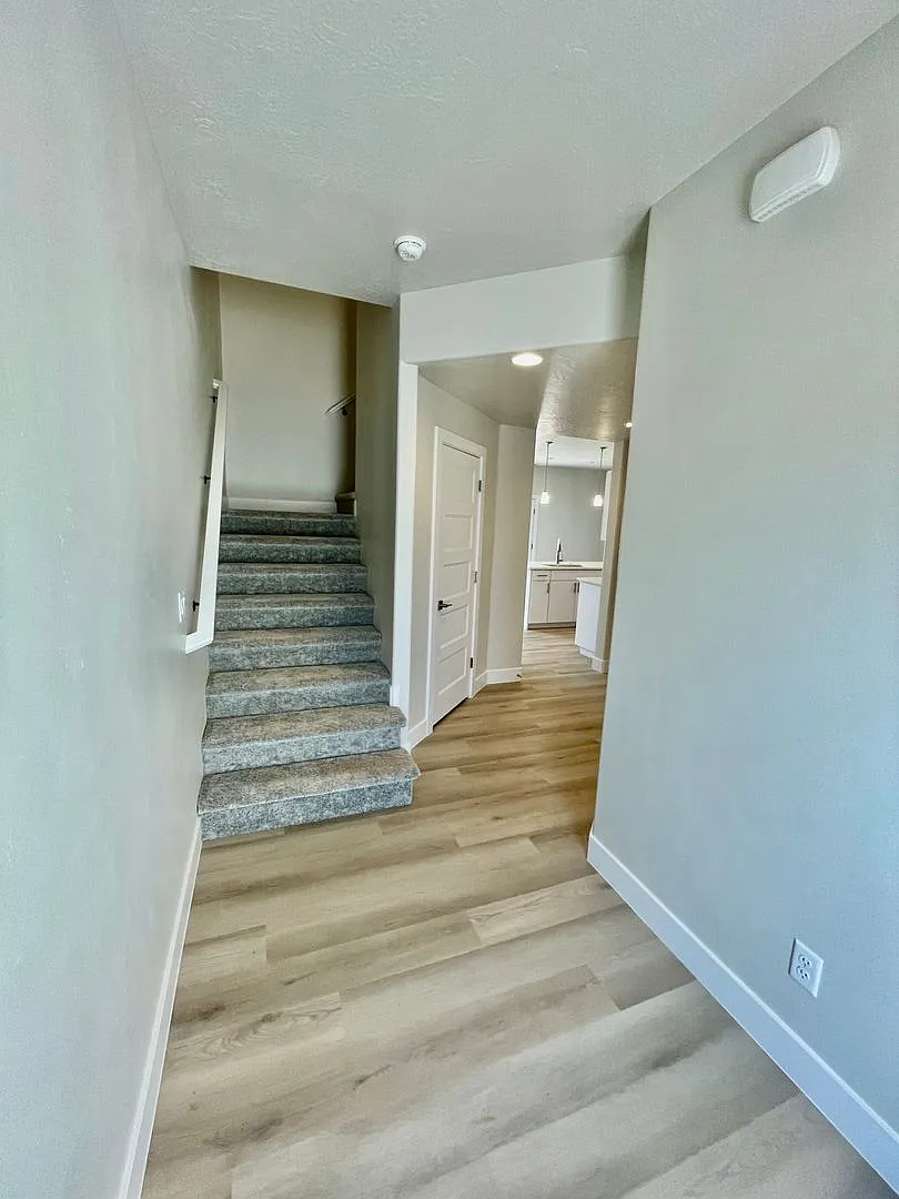 Brand New 3 Bedroom Townhome In Washington Fields — Photo 4