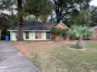 1953 Tara Dr, Prattville, AL 36066