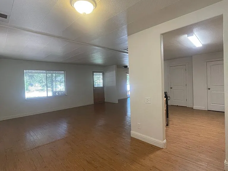 7083 Shasta Forest Dr — Photo 8