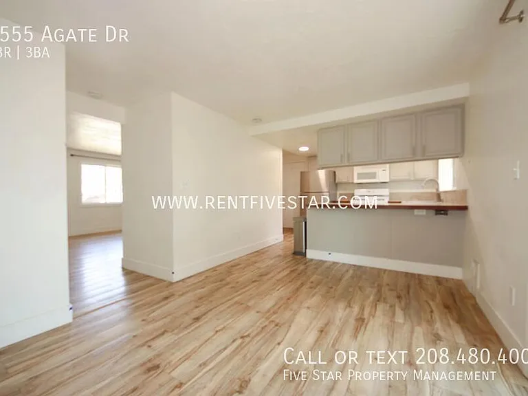 1555 Agate Dr — Photo 4