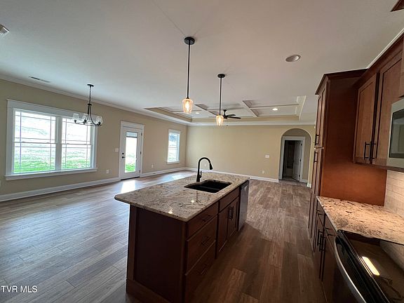 4th image of 518 Middays Rst