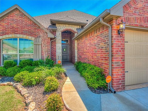 Pretty landscaping leading up to your new home!