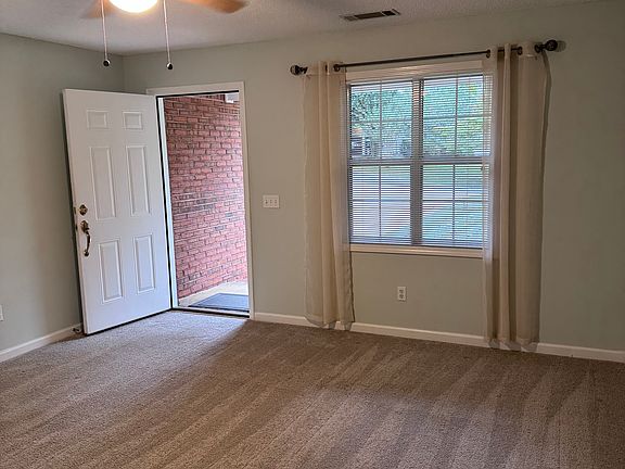 5th image of 6410 Pine Ridge Cir