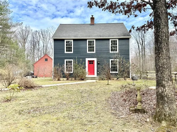 8755 Jones Rd, Slatington, PA 18080