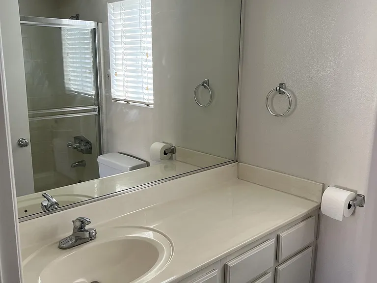 1525 E Spruce St #B — Photo 7