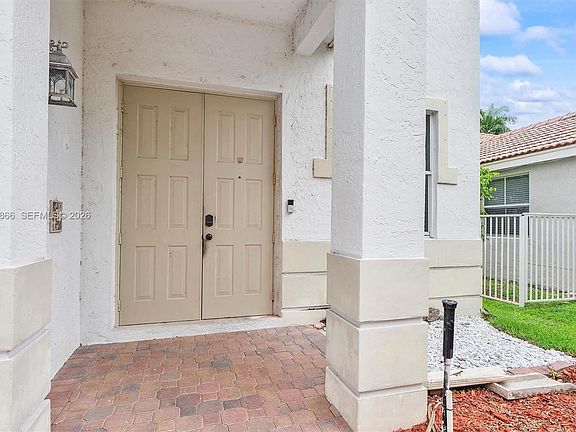 4th image of 4389 Laurel Ridge Cir
