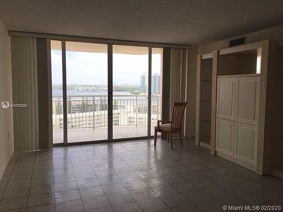 2nd image of 18031 Biscayne Blvd #15013