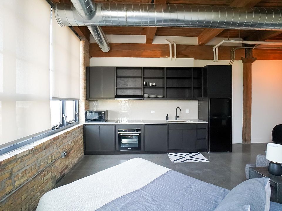 1st image of 2068 N Southport Ave #427