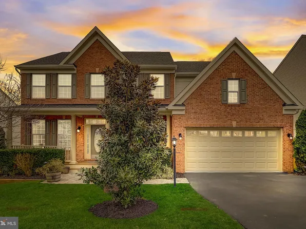 15329 Wits End Dr, Woodbridge, VA 22193