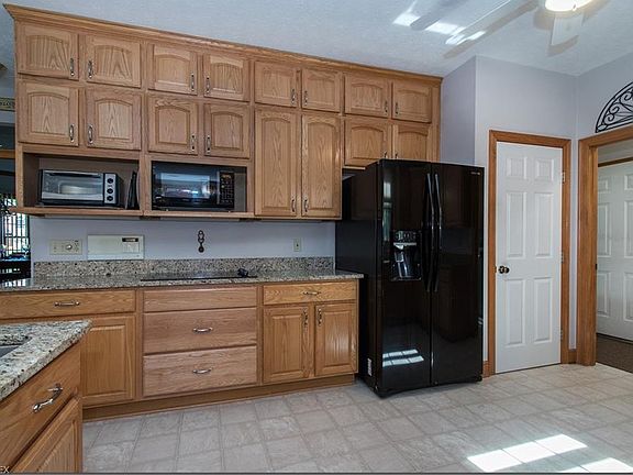 5th image of 30225 Adams Ln